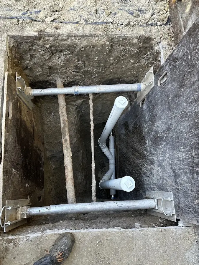 Experienced plumber completing Drain Cleaning work in Torrance